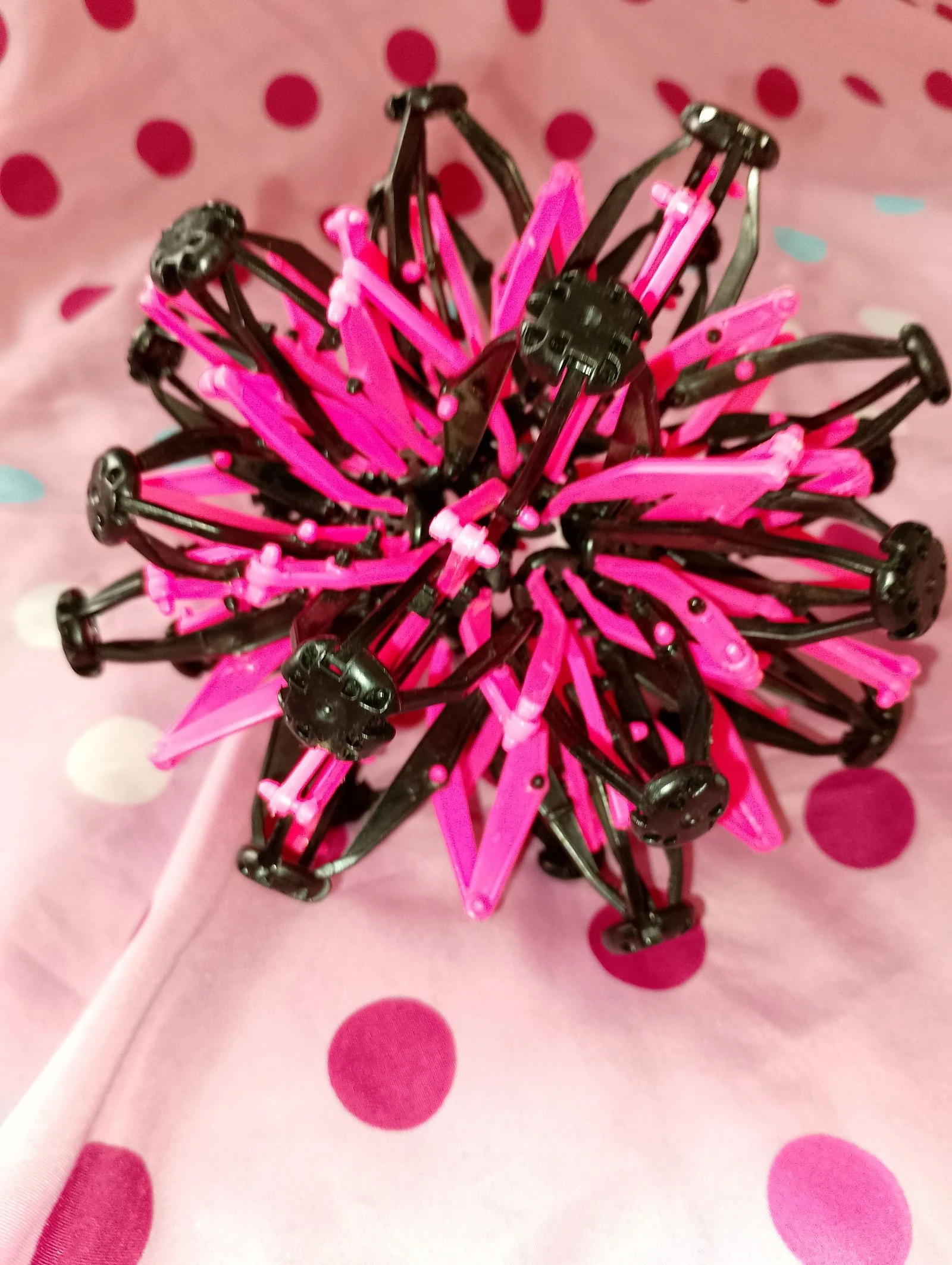 Bola mágica extensível rosa e preta – photo 4